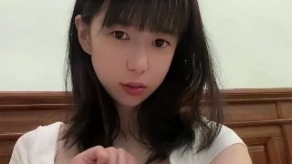 The latest private photos of a well-known young model in Osaka, Japan leaked and she was immersed in sex by the photographer